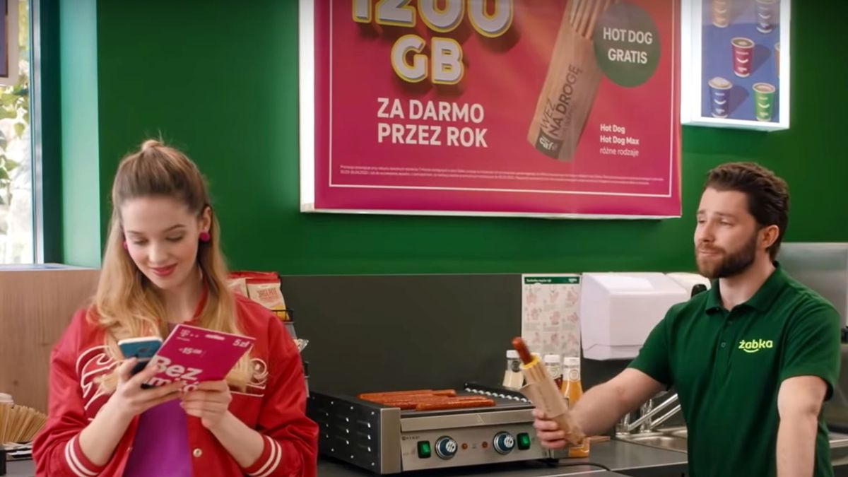 Promocja T-Mobile. Operator rozdaje 1200 GB internetu i... hot dogi 1