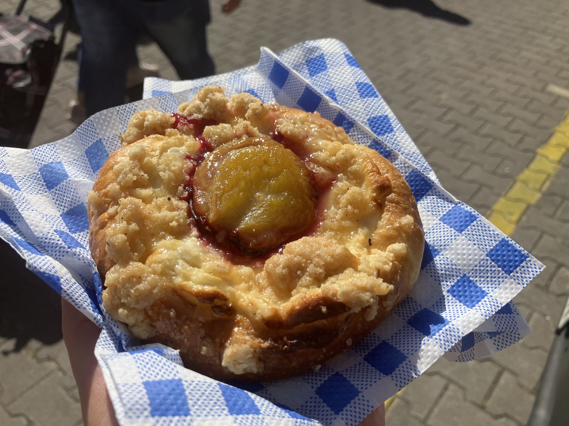Drożdżówka od Rozkosznego jest wyjątkowo delikatna i aromatyczna