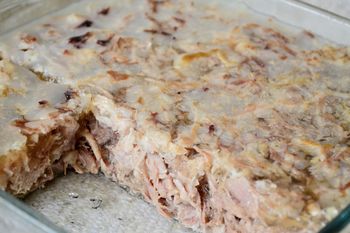 Tak przygotowana huspenina nie wymaga dosypywania żelatyny. Podobną serwowano w PRL-u