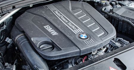 BMW nie skreśla silników spalinowych. Szef marki tłumaczy dlaczego
