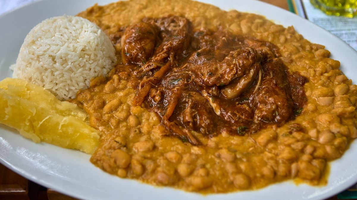 Seco de cabrito, czyli peruwiański gulasz z koziego mięsa