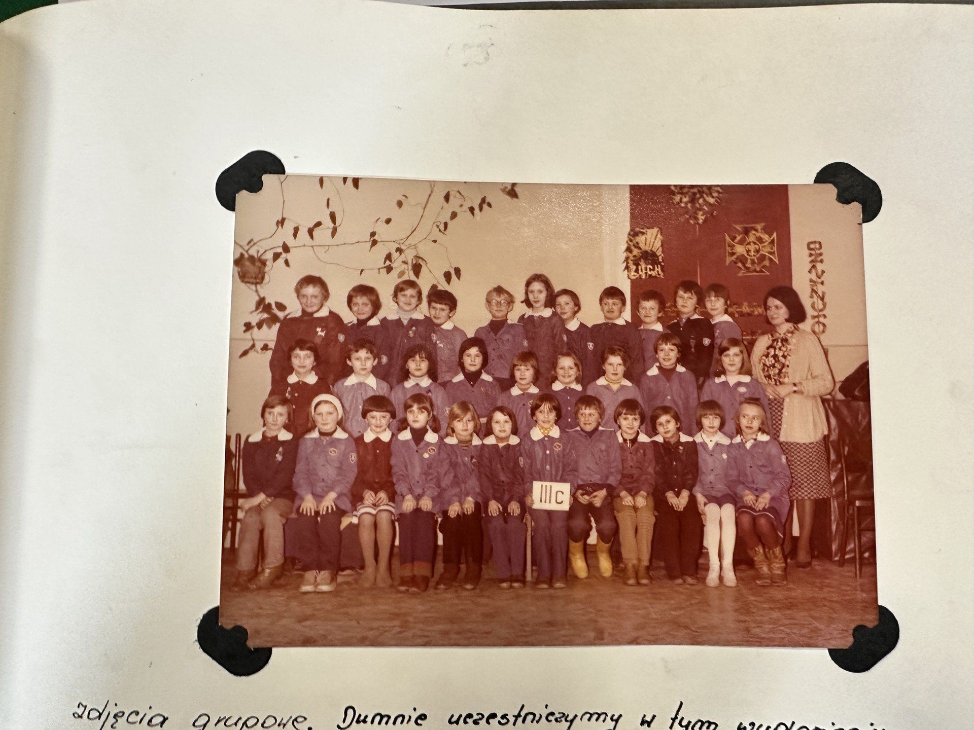 Zdjęcia i materiały z kronik Szkoły Podstawowej nr 4 w Bełchatowie