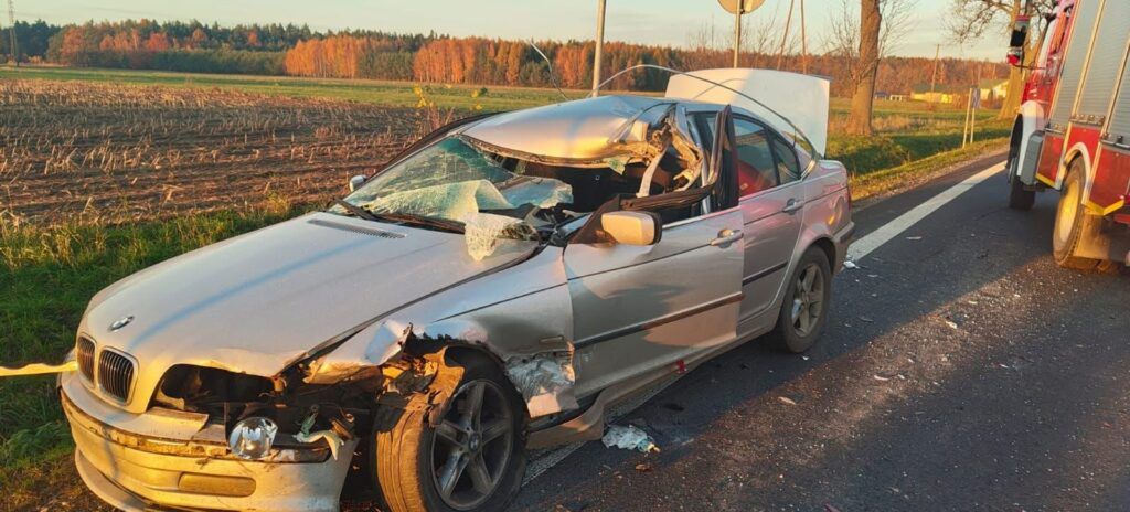 Kossobudy: Zderzenie ciężarówki z BMW. Jedna osoba trafiła do szpitala