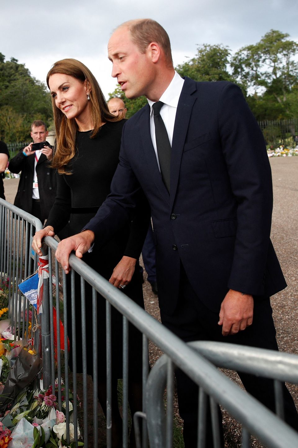 Rodzina królewska pod Zamkiem w Windsorze
