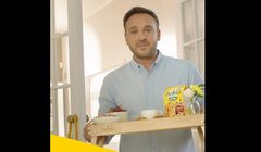 Mateusz Gessler i „Śniadania, że u la la” w kampanii ciastek belVita