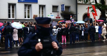 Karanie za pomoc w aborcji? Polacy jednomyślni