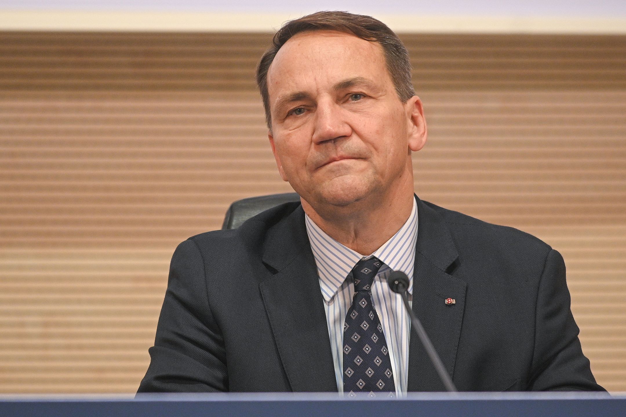 Rzym, Włochy, 17.10.2024. Minister spraw zagranicznych Radosław Sikorski na spotkaniu z ministrem spraw zagranicznych i współpracy międzynarodowej Włoch, 17 bm. w Rzymie. Szef polskiego MSZ przebywa z dwudniową wizytą we Włoszech. (aldg) PAP/Marcin Obara