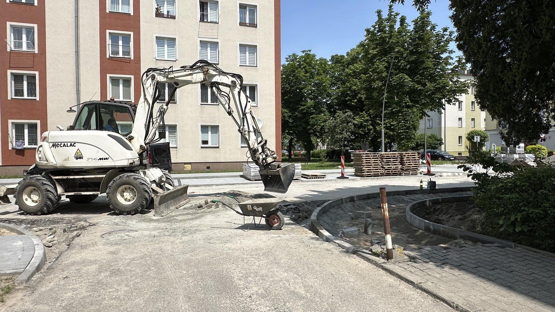 Ulica 1 Maja w Nowej Dębie jest modernizowana, czerwiec 2025