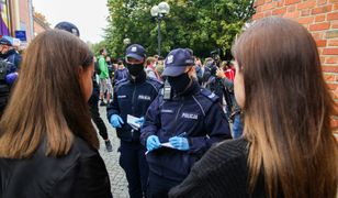 Nowe obostrzenia na Wielkanoc. Szef MSWiA zapowiada stanowcze działania. Policja ma być bezwzględna