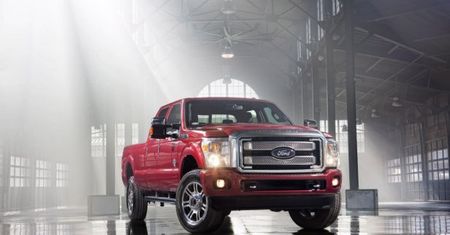 Wół roboczy w garniturze - Ford serii F Super Duty Platinum [wideo]