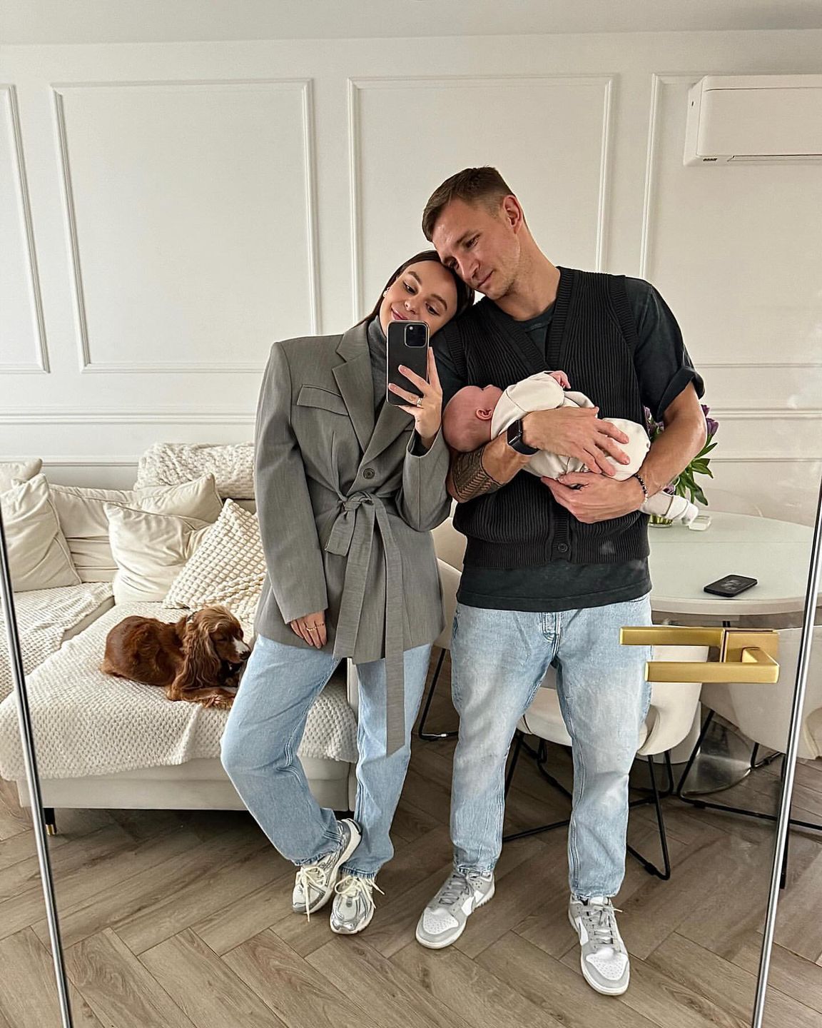 Jakub i Paulina Rzeźniczakowie z córką