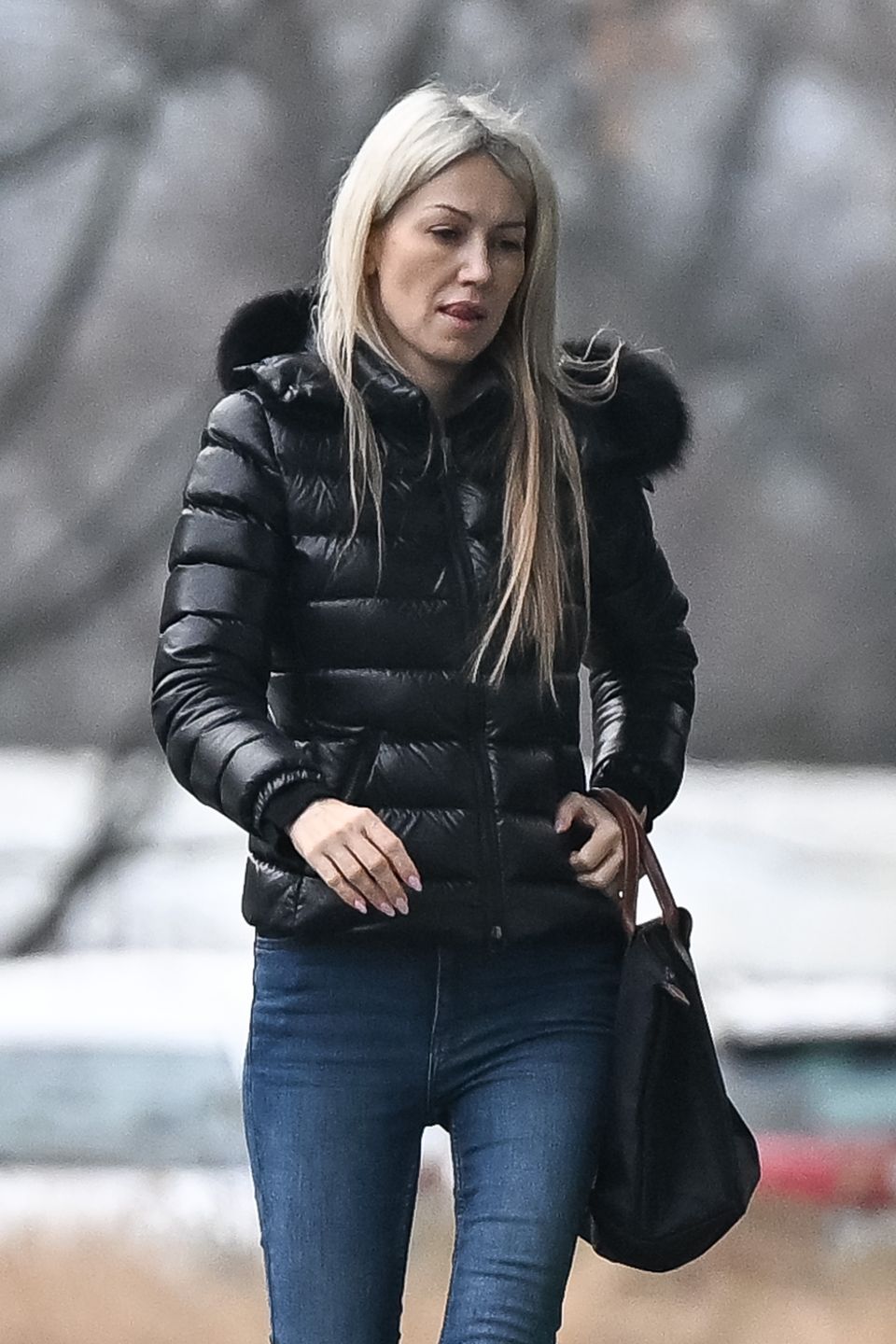 Magdalena Ogórek z córką na mieście