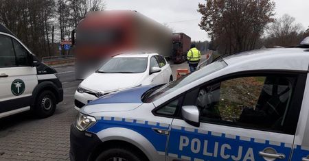 Jechał z naczepą pełną skrzynek po piwie. Wydmuchał ponad pół promila