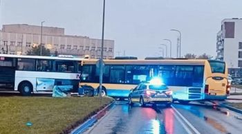 Słupsk: Wypadek autobusu MZK. Kierowca i pasażerka w szpitalu