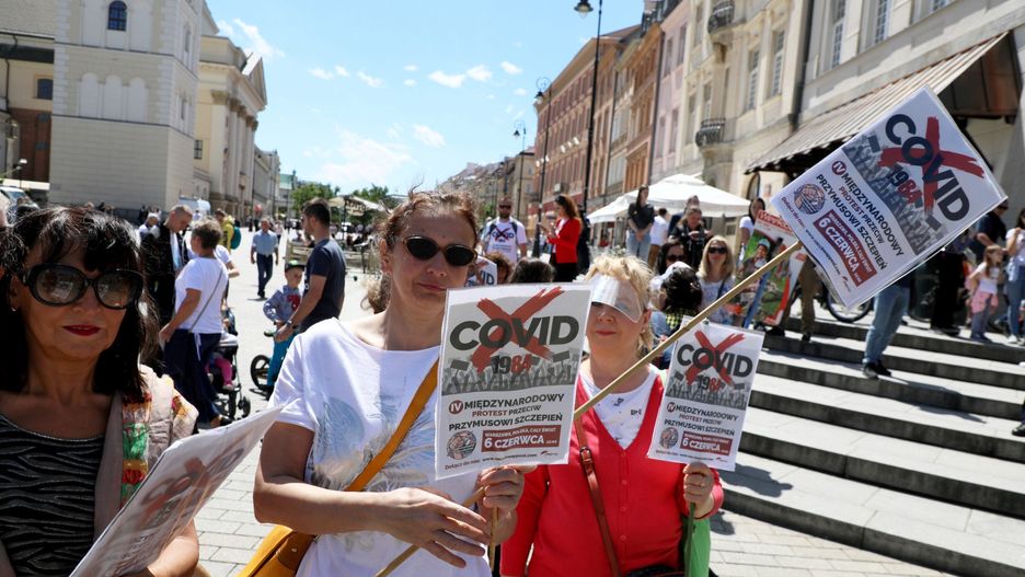 Warszawa. W niedzielę 16 sierpnia odbył się marsz antyszczepionkowców / foto ilustracyjne