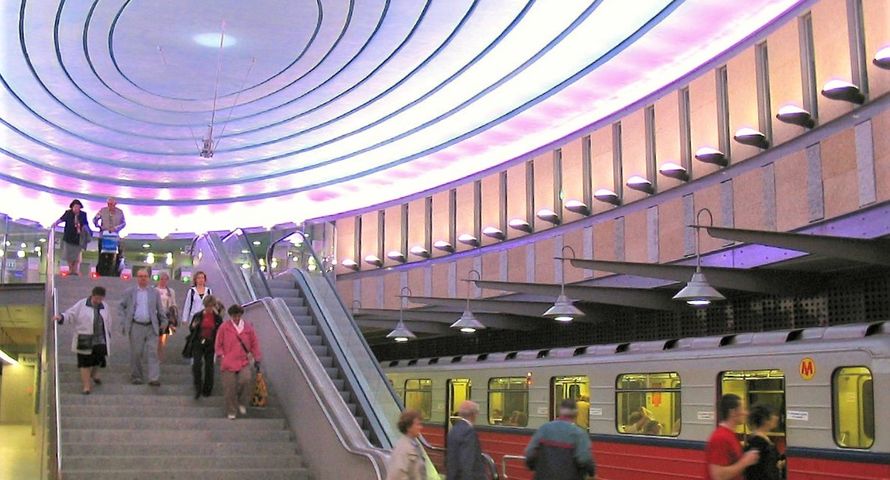 Ströer ma nową umowę z Warszawą na reklamy w metrze
