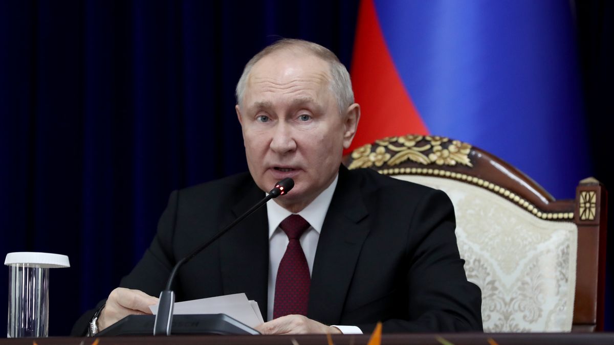 Russian President Vladimir Putin attend a meeting with Kyrgyzstan's President Japarov (unseen) in Bishkek, Kyrgyzstan, 12 October 2023. Putin is in Bishkek on an official visit to Kyrgyzstan. EPA/IGOR KOVALENKO Dostawca: PAP/EPA.