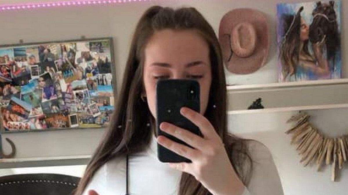 17-letnia Karis została odesłana do domu po tym, jak jej strój "sprawił, że nauczyciel poczuł się niezręcznie".