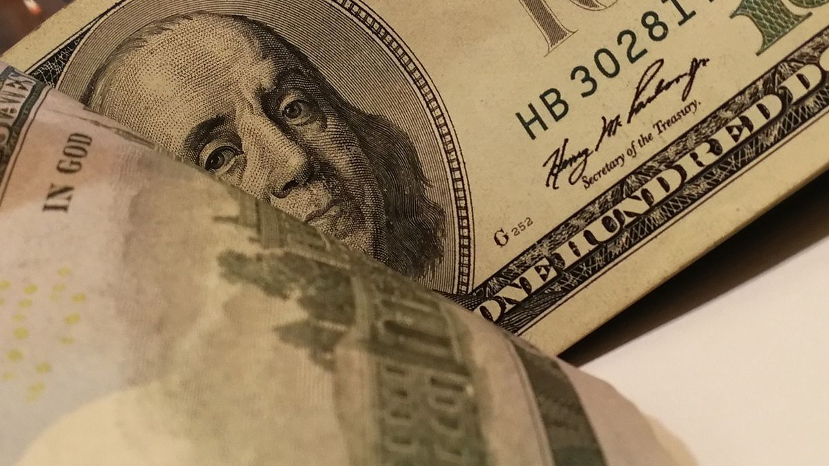 W czwartek kurs dolara amerykańskiego zbliża się do poziomu 4,20 zł. 