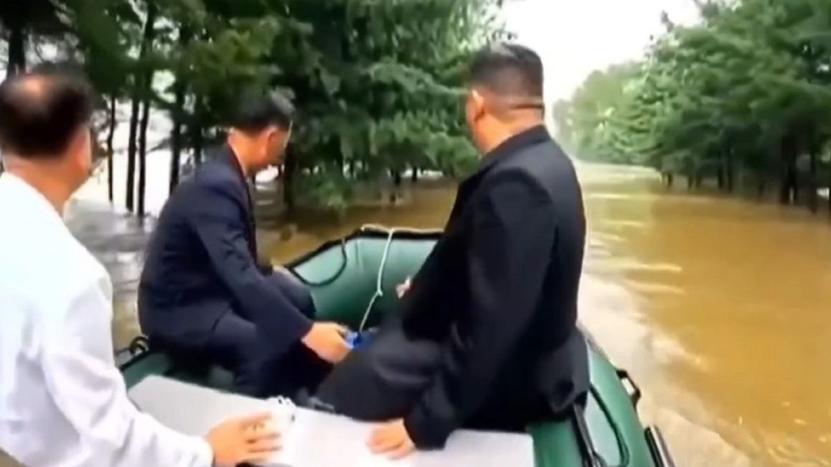 Kim Dzong Un osobiście walczy z żywiołem.