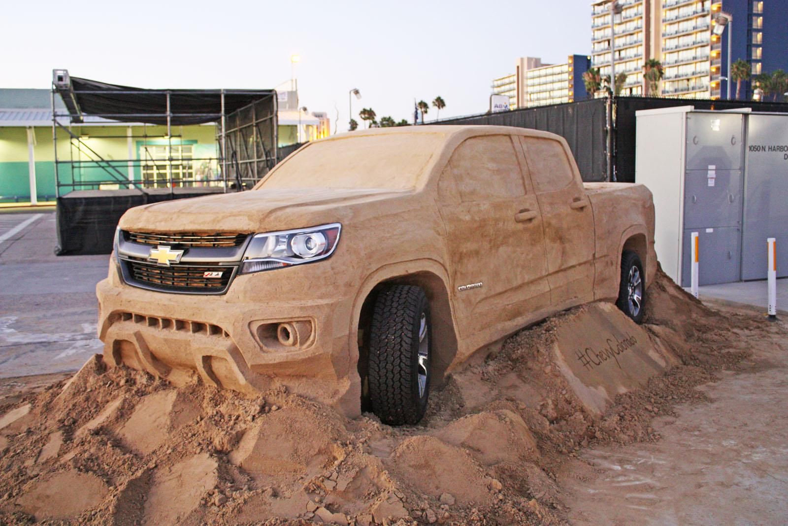 Pickup z 34 ton piasku [wideo] 6