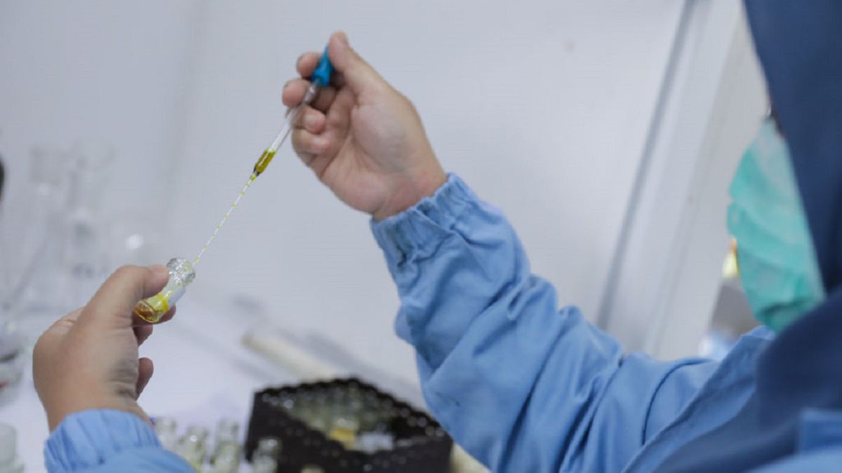 Czy koronawirus przenosi się drogą płciową? Naukowcy przeprowadzili badania, które dają zaskakujące wyniki