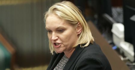 Zwróciła się do nastolatek. "Wasze ciało jest święte"