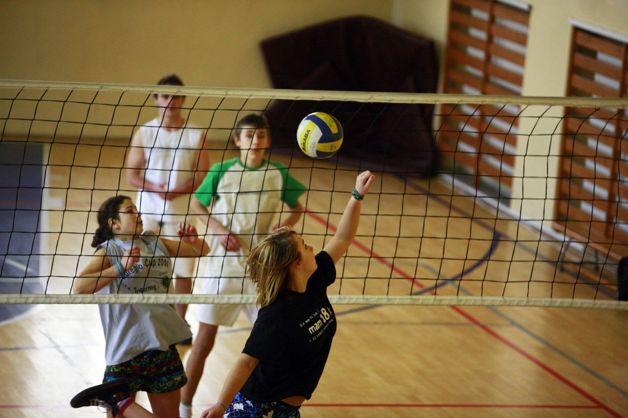 Absurd organizacyjny na lekcjach WF-u. "Nielogiczne i szkodliwe"