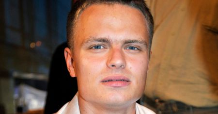Marcin Hakiel dzieli się sobotnimi przemyśleniami, publikując SMUTNE SELFIE (FOTO)