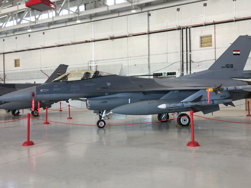 Myśliwiec F-16 irackich sił powietrznych.