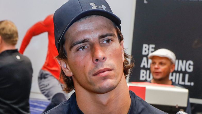 Robert Karaś BRONI się pod najnowszym postem na Instagramie. Nie mógł przebadać się na własną rękę. "Próbowałem znaleźć informacje"