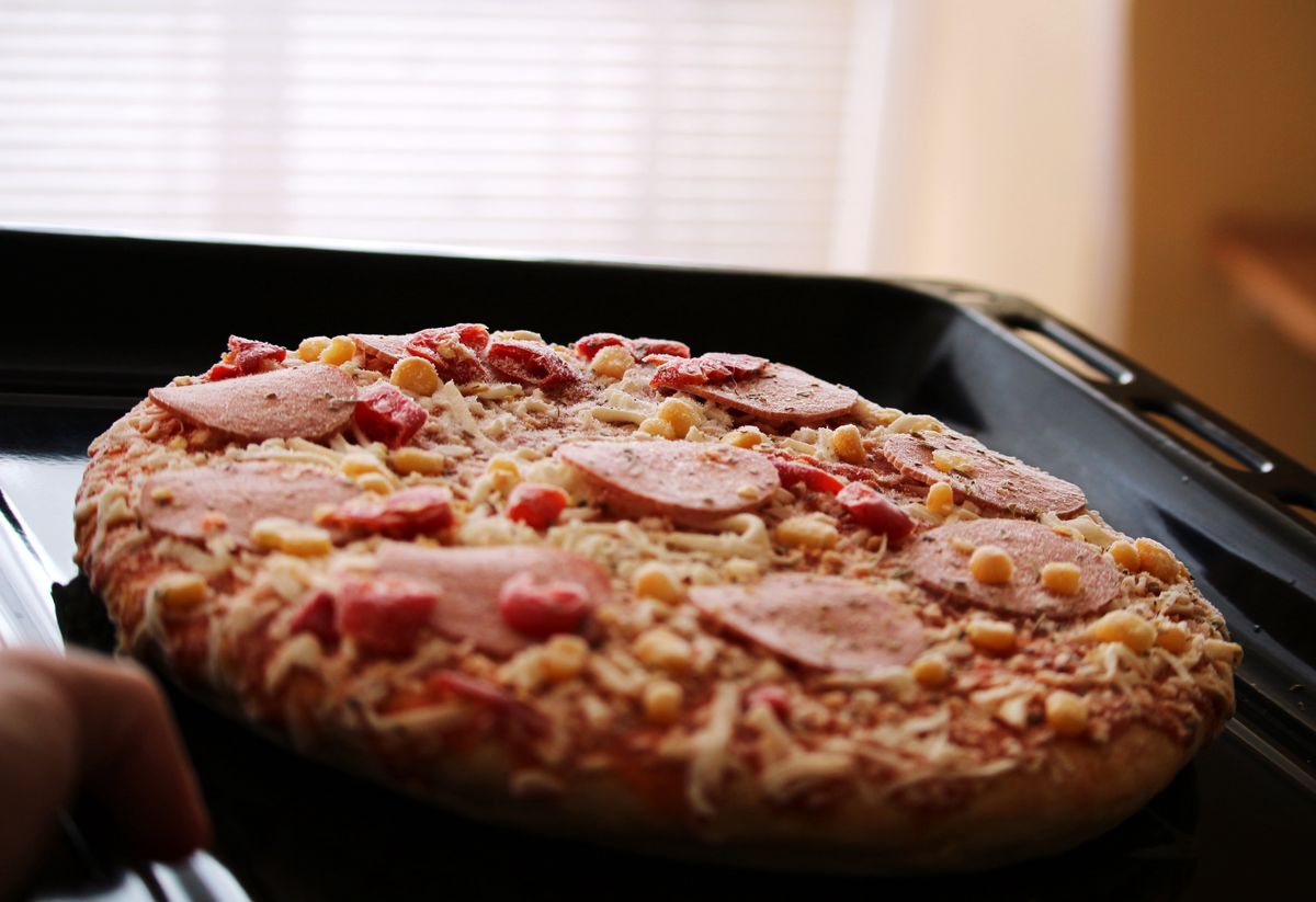 Jak podgrzać mrożoną pizzę?