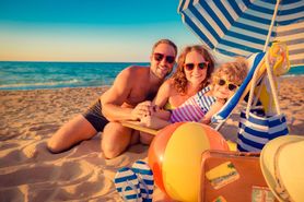 Choroby skóry wywołane przez słońce. Uważaj podczas opalania