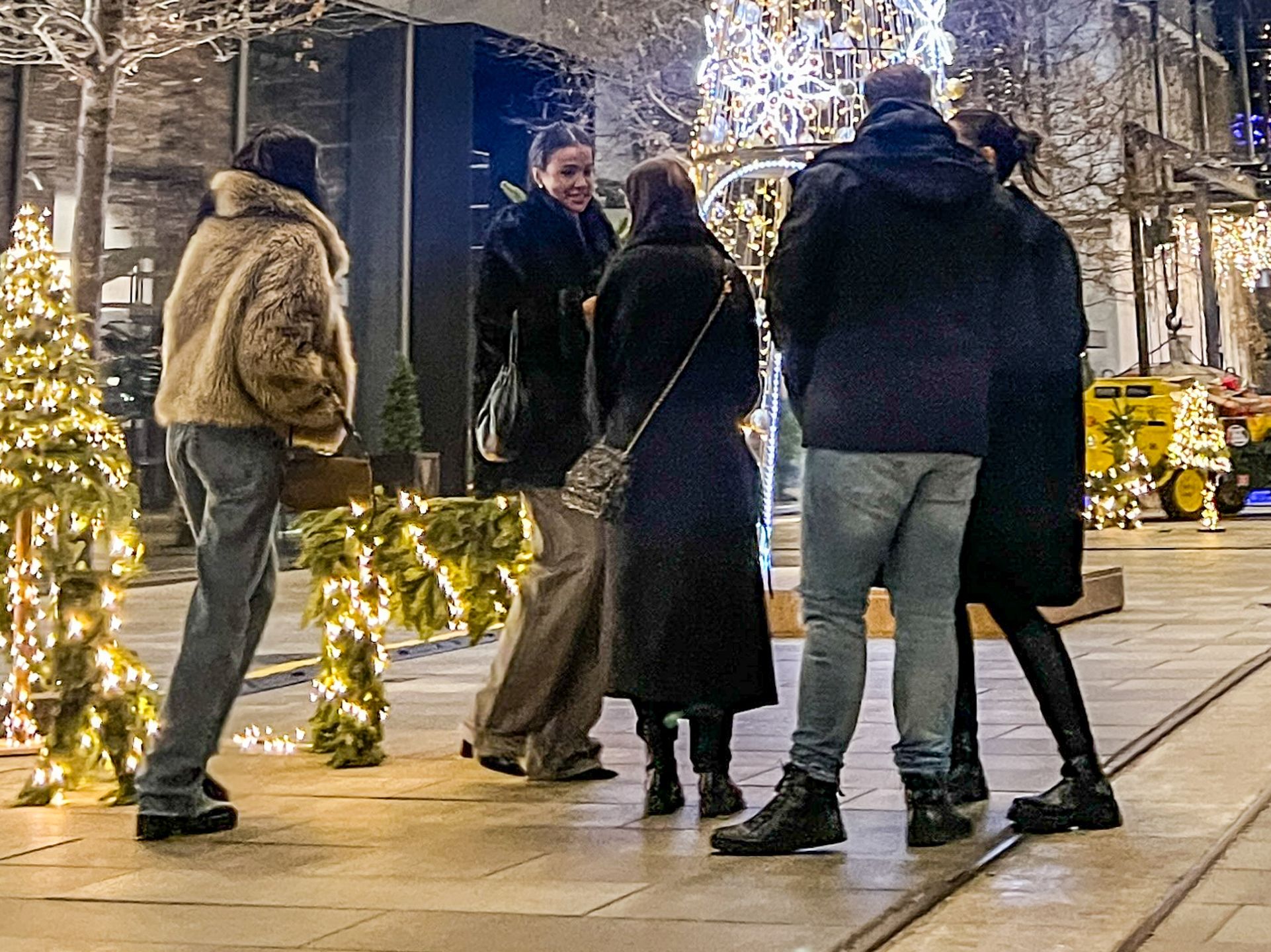 Lexy Chaplin imprezuje na mieście