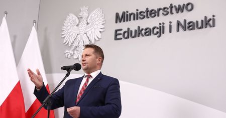 Zamęt po słowach Przemysława Czarnka. Komentarz z PiS