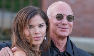 Miliarder Jeff Bezos ŻĄDA 190 TYSIĘCY DOLARÓW od brata Lauren Sanchez! Ma za mało pieniędzy?