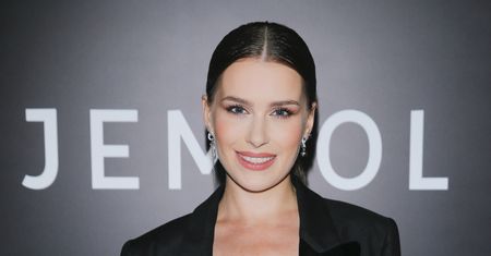 Anna-Maria Sieklucka na pokazie. Wypatrzyli to na jej sukience