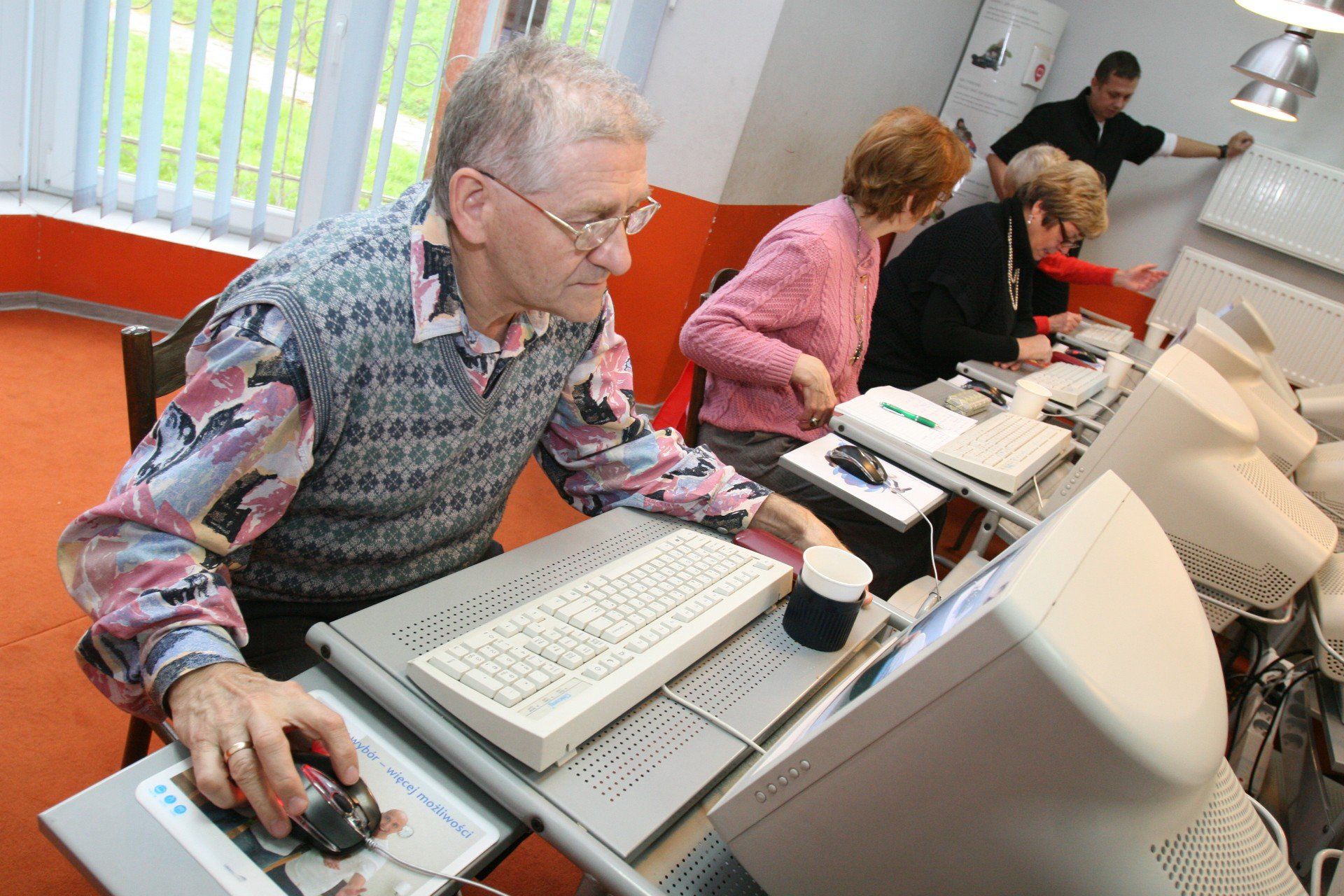 Wysokość emerytur może być zaskakująca! ZUS wypłaca zarówno bardzo wysokie w dziesiątkach tysięcy złotych jak i groszowe świadczenia