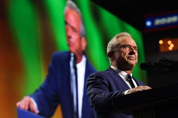 Amerykański sekretarz ds. zdrowia zwrócił się do antyszczepionkowców. Znaczące słowa