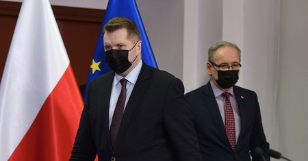 Niedzielski i Czarnek starli się na konferencji z dziennikarzem TVN24
