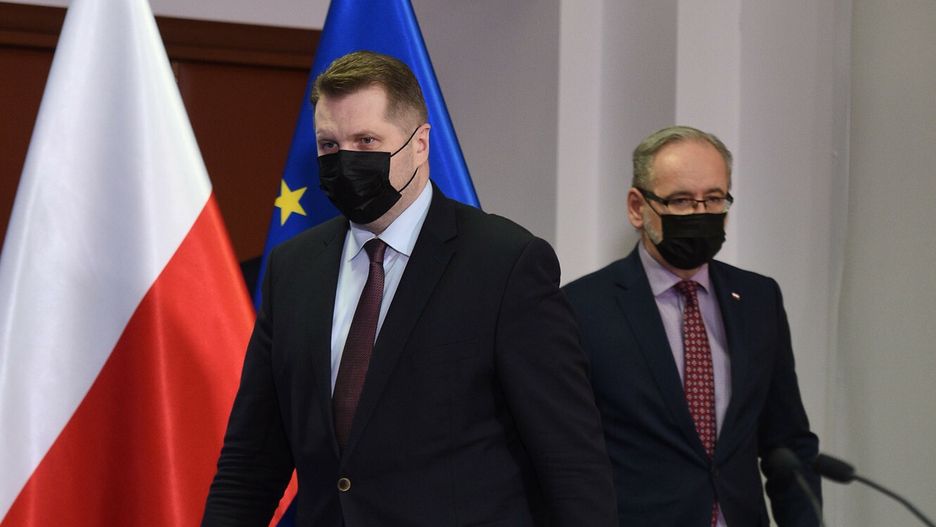 Konferencja prasowa ministr�w zdrowia i edukacji09.02.2022 Warszawa Konferencja ministra zdrowia oraz ministra edukacji  fot. Zbyszek Kaczmarek/REPORTER
n/z: Przemyslaw Czarnek, Adam NiedzielskiZbyszek Kaczmarek/REPORTER