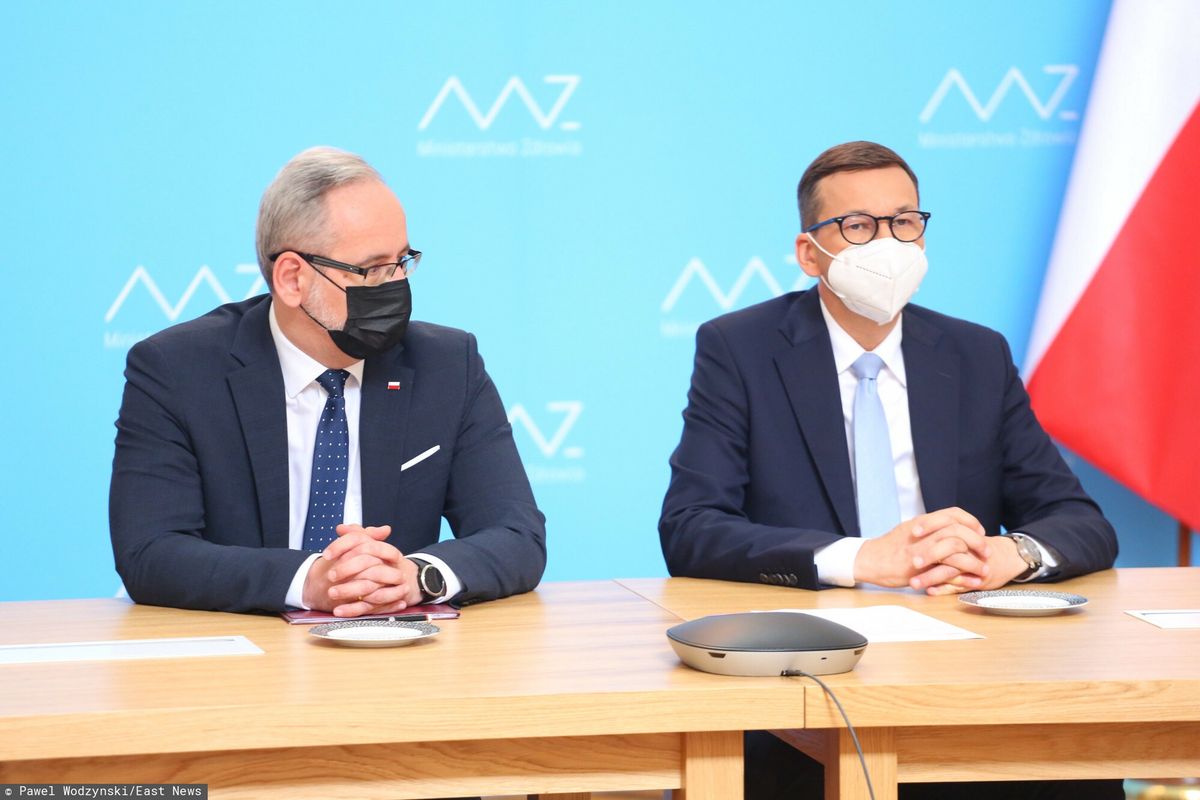 Morawiecki o sytuacji epidemicznej. "Musimy szykować się na trudne scenariusze" 