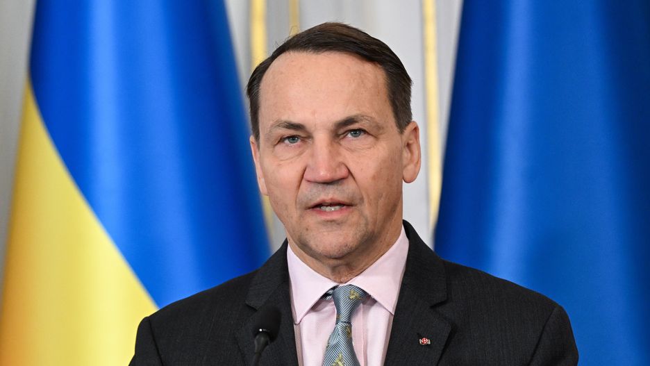 Warszawa, 29.09.2025. Wicepremier, minister spraw zagranicznych RP Radosław Sikorski na konferencji prasowej po spotkaniu szefów dyplomacji państw Trójkąta Weimarskiego w Pałacu Belwederskim w Warszawie, 29 bm. (amb) PAP/Radek Pietruszka