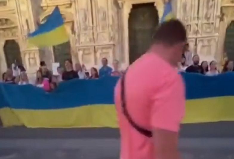 Włochy. Rosjanin zrobił to na manifestacji Ukraińców
