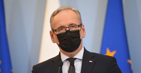 Nagroda dla zaszczepionych uczniów? Niedzielski powiedział co z powrotem do szkół