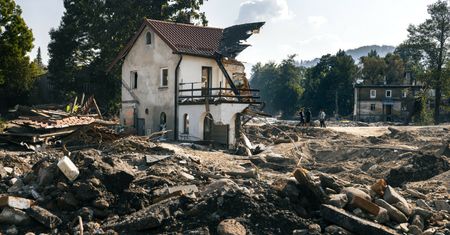 Ukryto "setki zgonów" z powodzi, "jako wypadki". Znamy finał tej historii