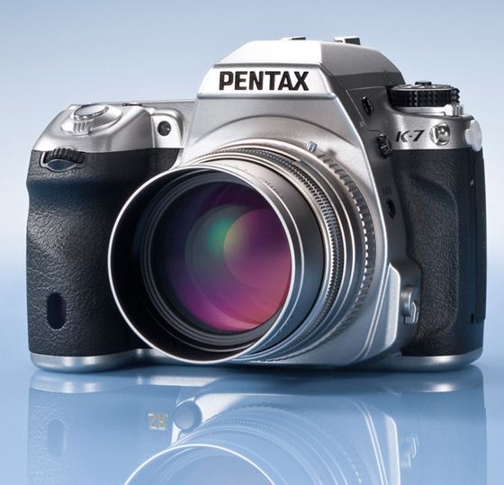 Srebrny limitowany Pentax K-7 dla kolekcjonerów
