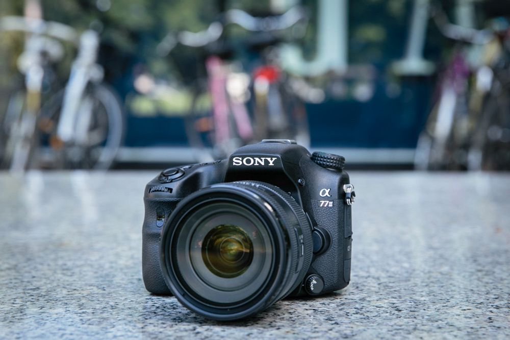 Sony A77 II – nowoczesny aparat w klasycznej obudowie i ze starymi błędami [test] 1