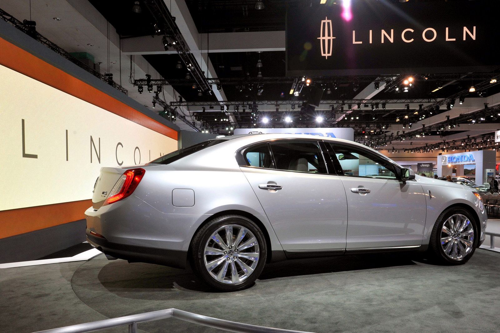 Lincoln MKS