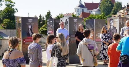 Wystawa IPN „Pakt zbrodniarzy” już dostępna dla odwiedzających Pl. Zamkowy